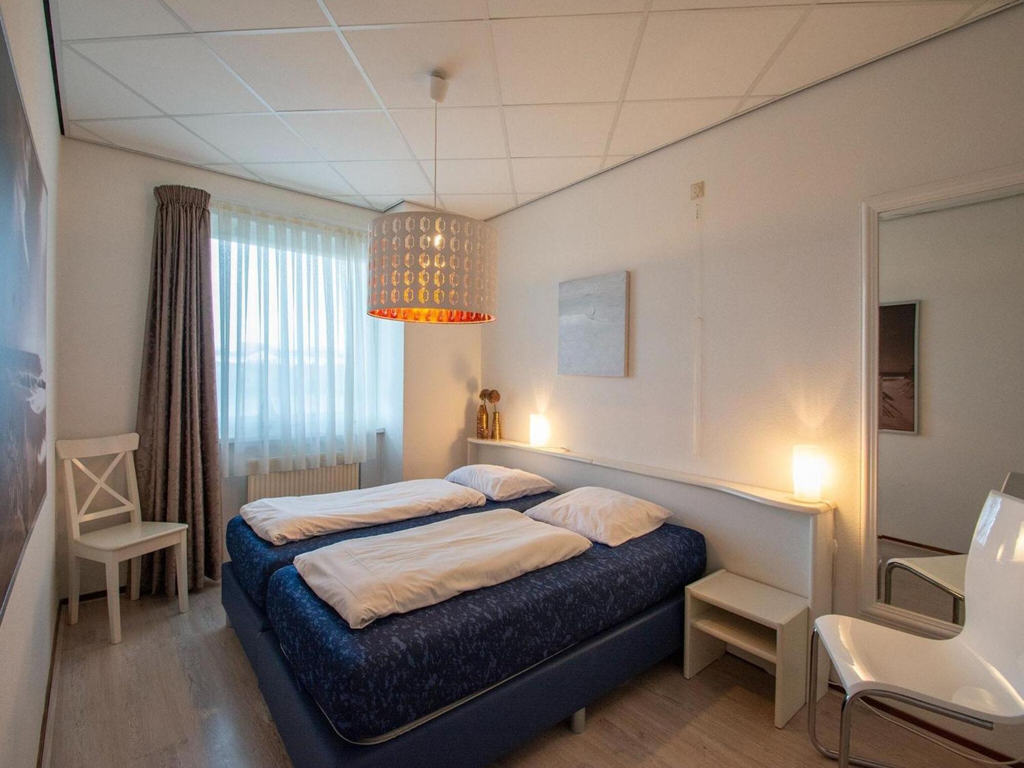 An Apartment That Is Attractively Furnished Julianadorp Exterior photo