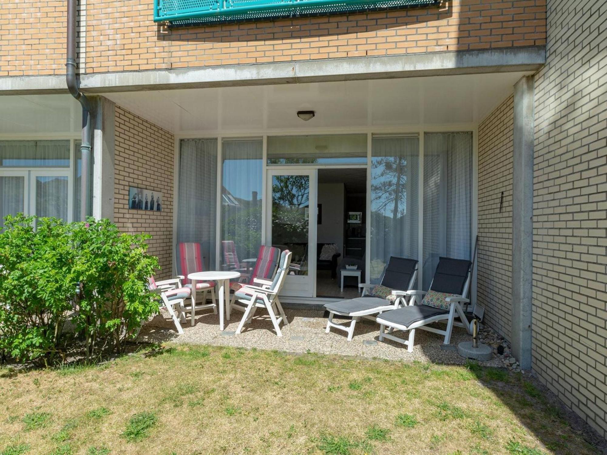 An Apartment That Is Attractively Furnished Julianadorp Exterior photo